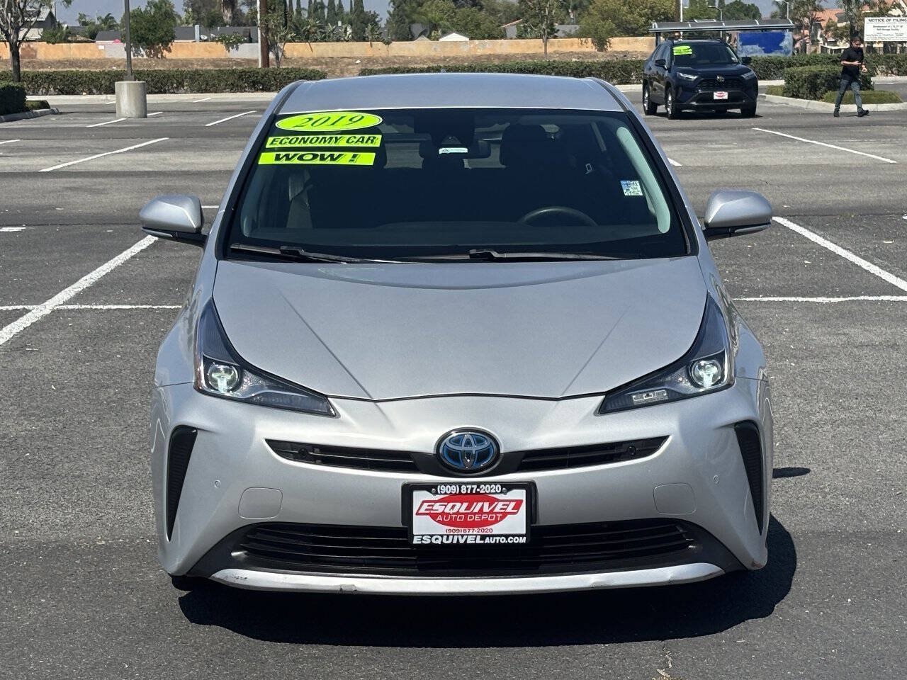 Used 2019 Toyota Prius LE w/ Carpet Mat Package FWD image 2