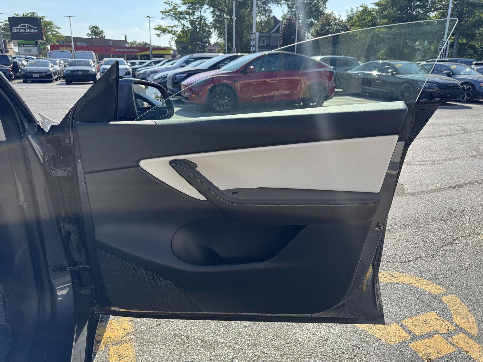 Used 2021 Tesla Model Y Long Range AWD/4WD image 39