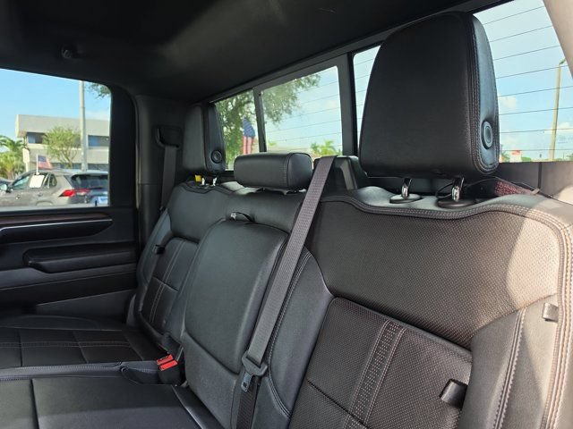 Used 2024 Chevrolet Silverado 2500 High Country w/ High Country Premium Package AWD/4WD image 14