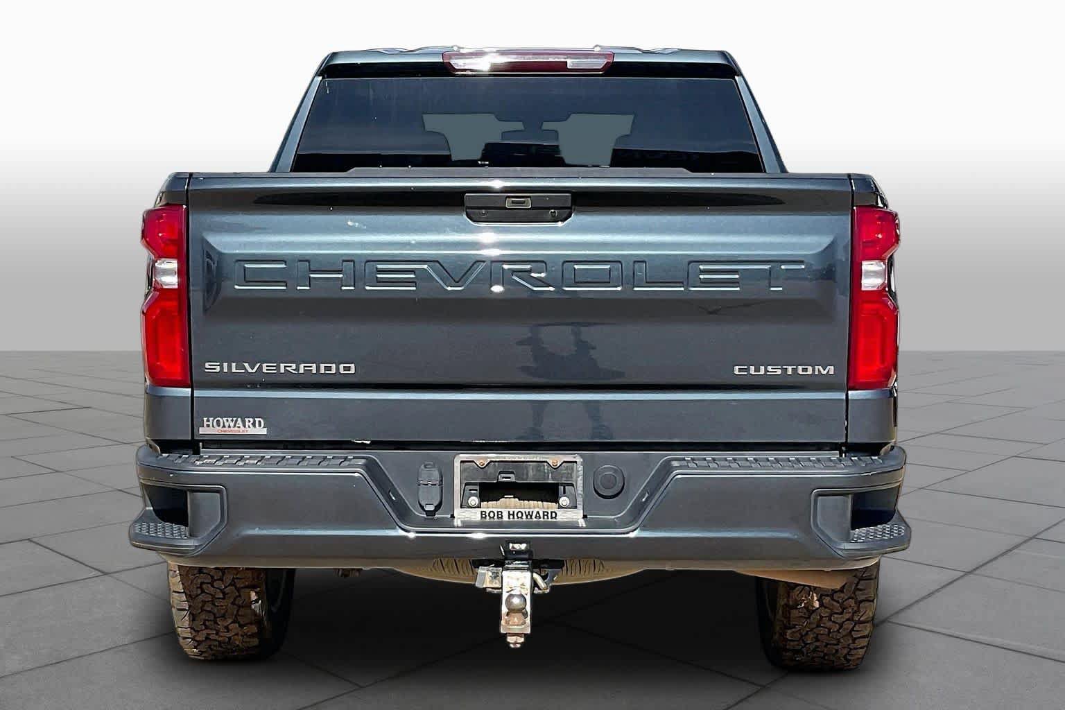 Used 2020 Chevrolet Silverado 1500 Custom w/ Custom Value Package AWD/4WD image 6