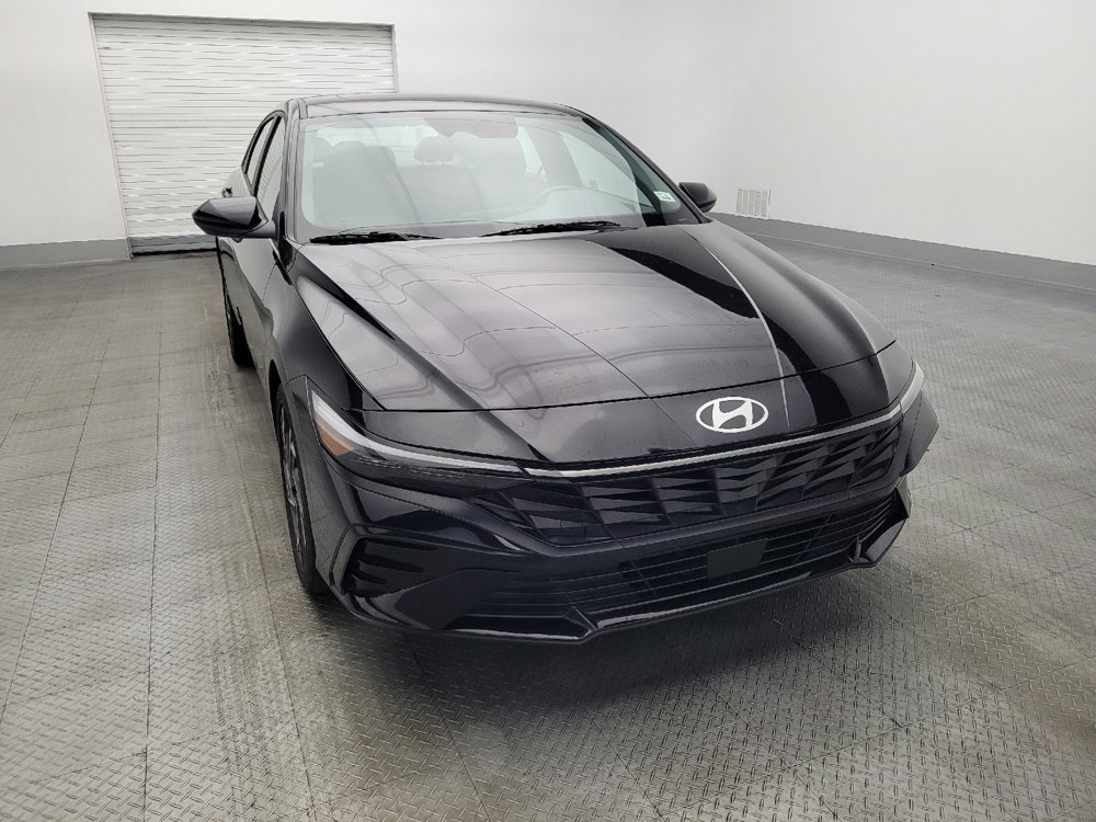 Used 2025 Hyundai Elantra SEL image 14