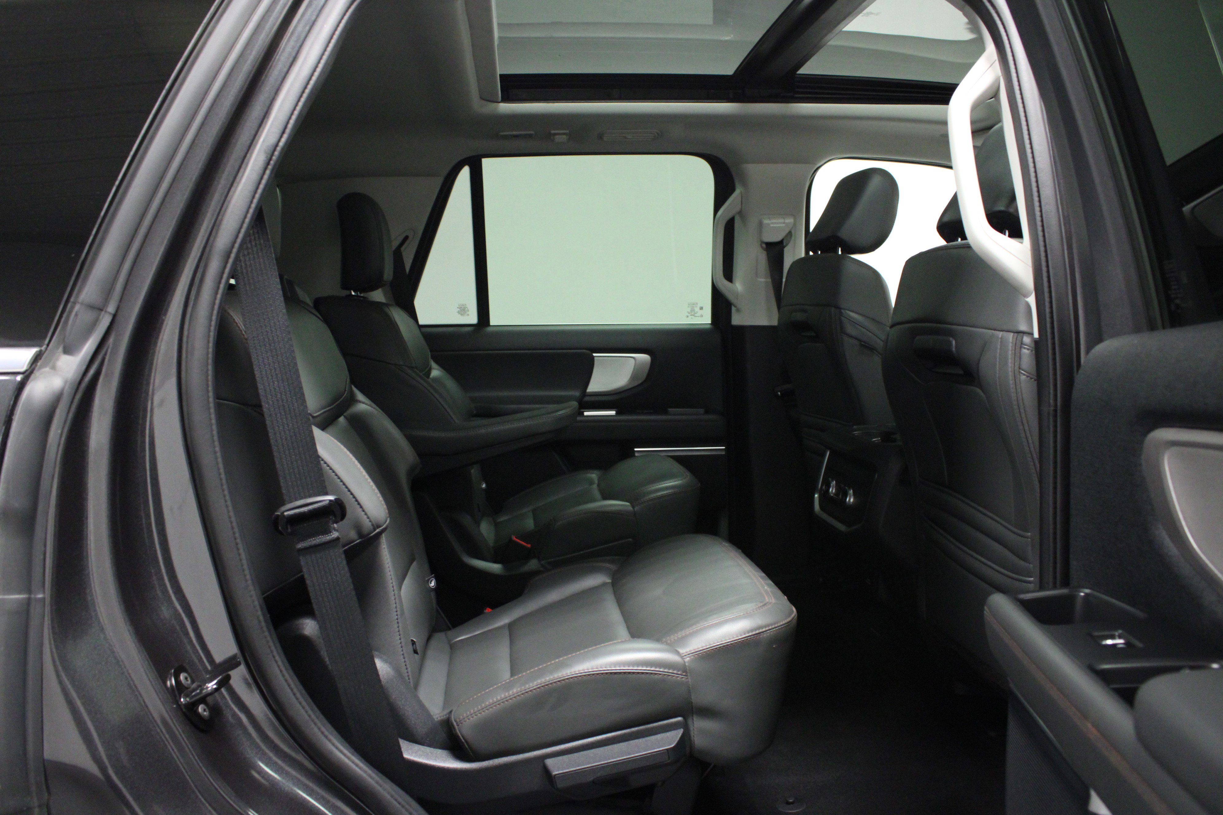 Used 2025 Ford Expedition Active AWD/4WD image 16