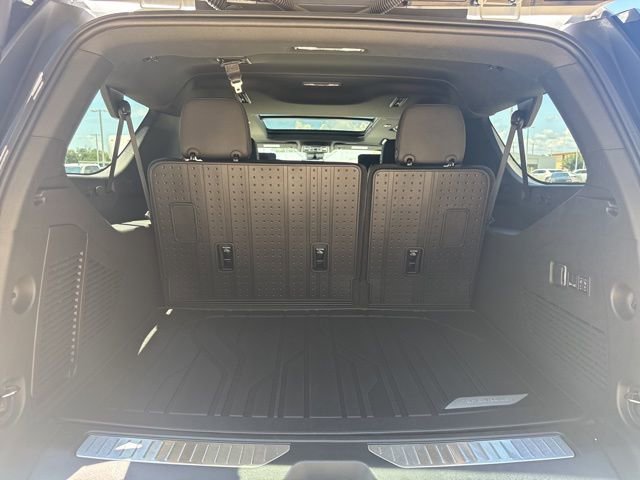 New 2025 Chevrolet Suburban Premier image 36