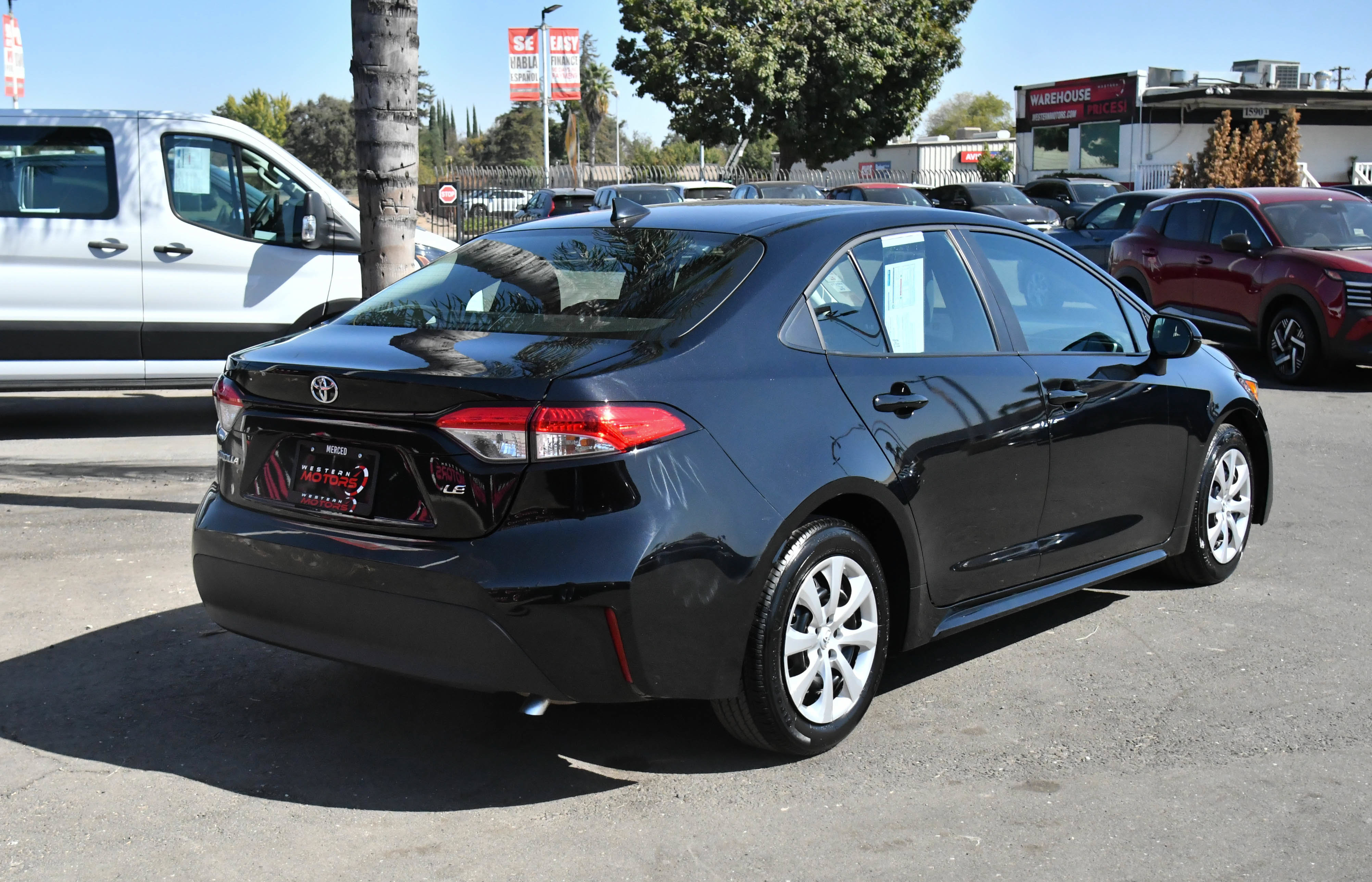 Used 2025 Toyota Corolla LE FWD image 8