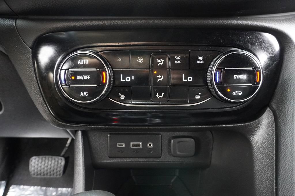 Used 2023 Buick Encore GX Select image 19