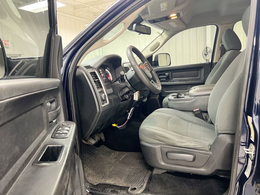 Used 2015 RAM 3500 Tradesman w/ Chrome Appearance Group image 13