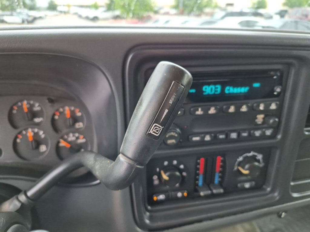 Used 2004 GMC Sierra 2500 SLE w/ Heavy-Duty Power Package image 25