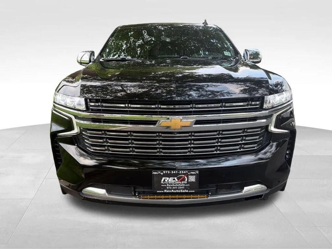 Used 2022 Chevrolet Suburban Premier w/ Premium Package AWD/4WD image 11