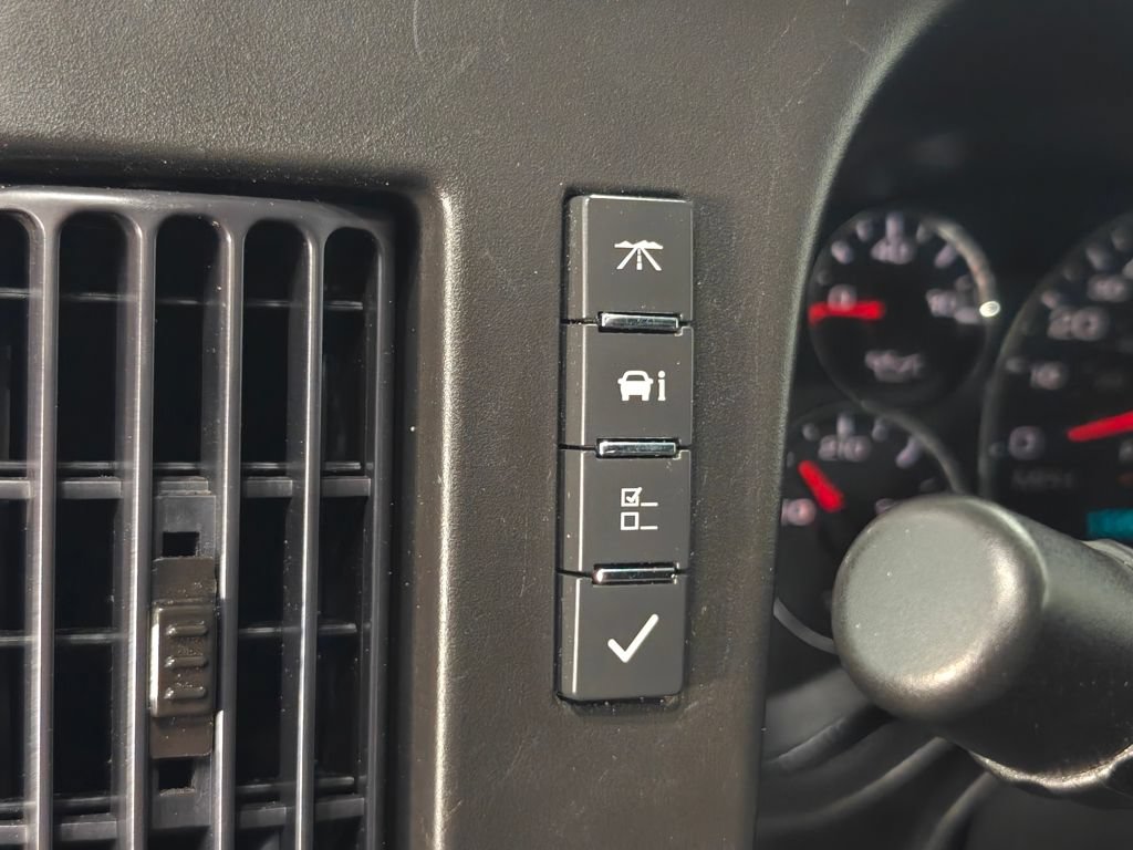 Used 2024 GMC Savana 3500 Extended RWD image 7