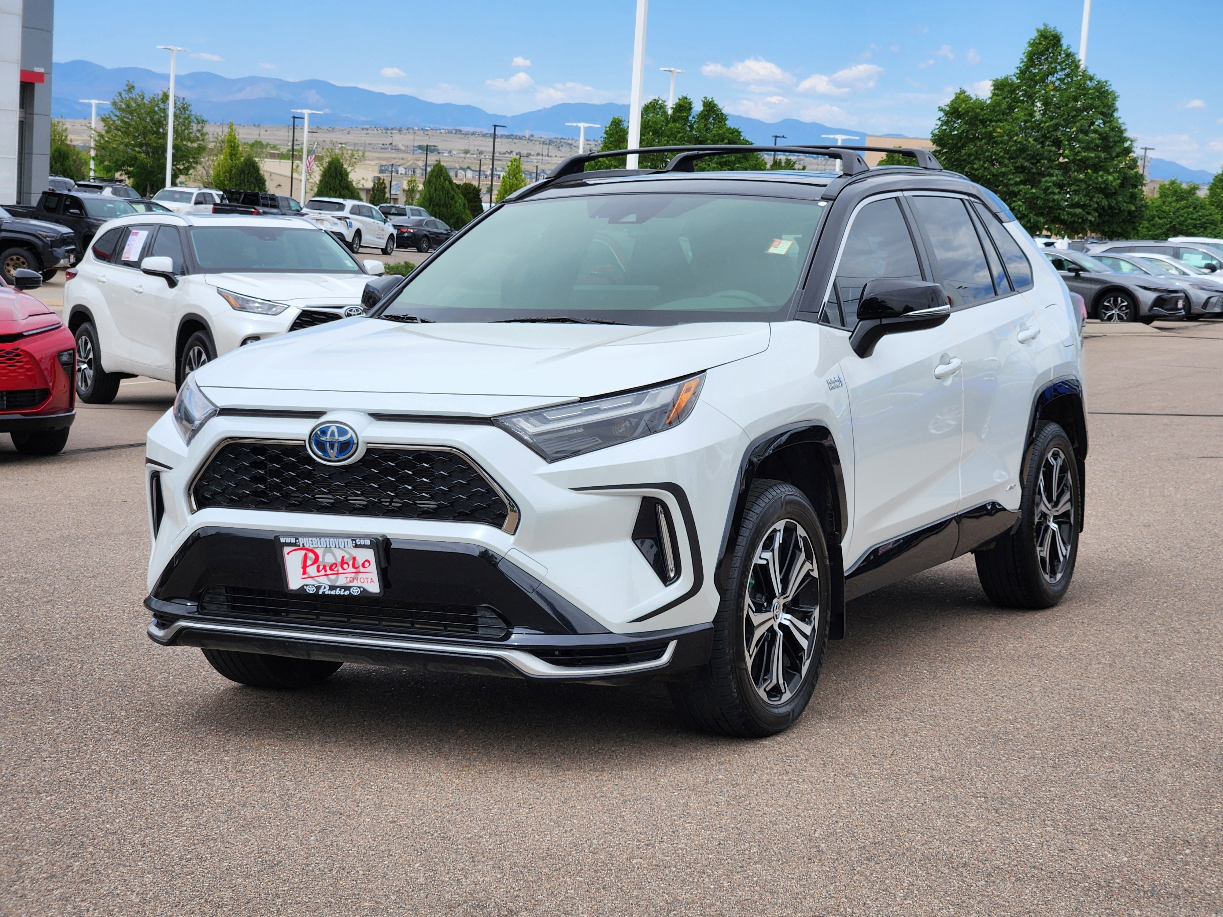 Used 2023 Toyota RAV4 XSE AWD/4WD image 4