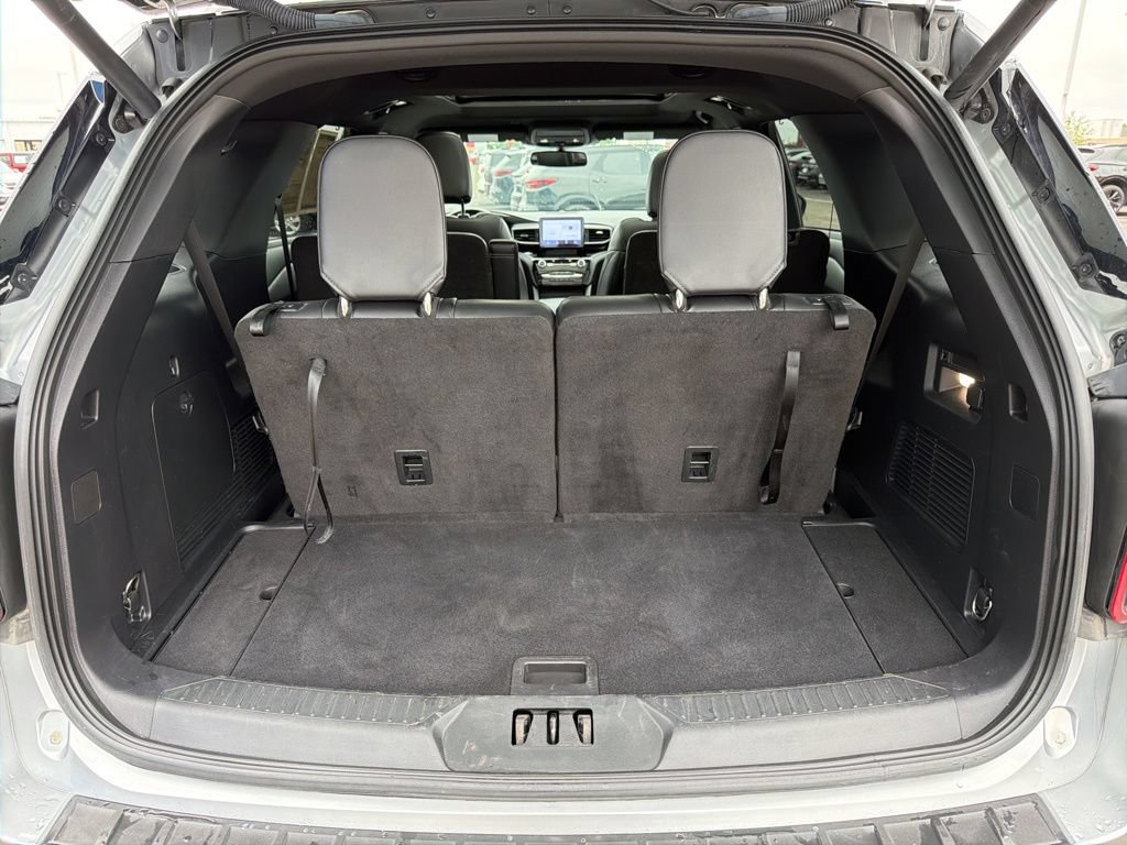 Used 2022 Ford Explorer ST w/ ST Street Pack AWD/4WD image 11