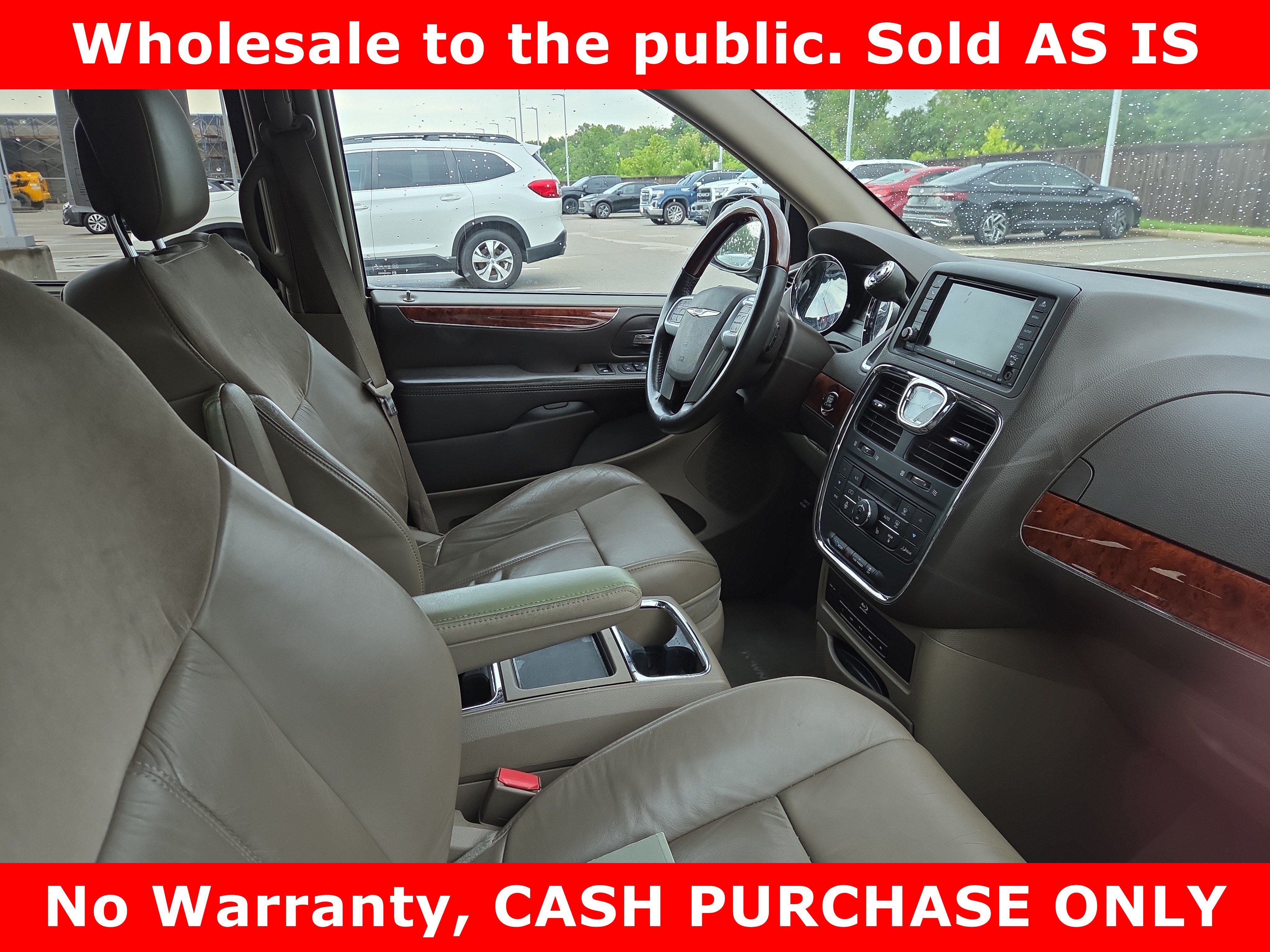 Used 2013 Chrysler Town & Country Limited FWD image 9