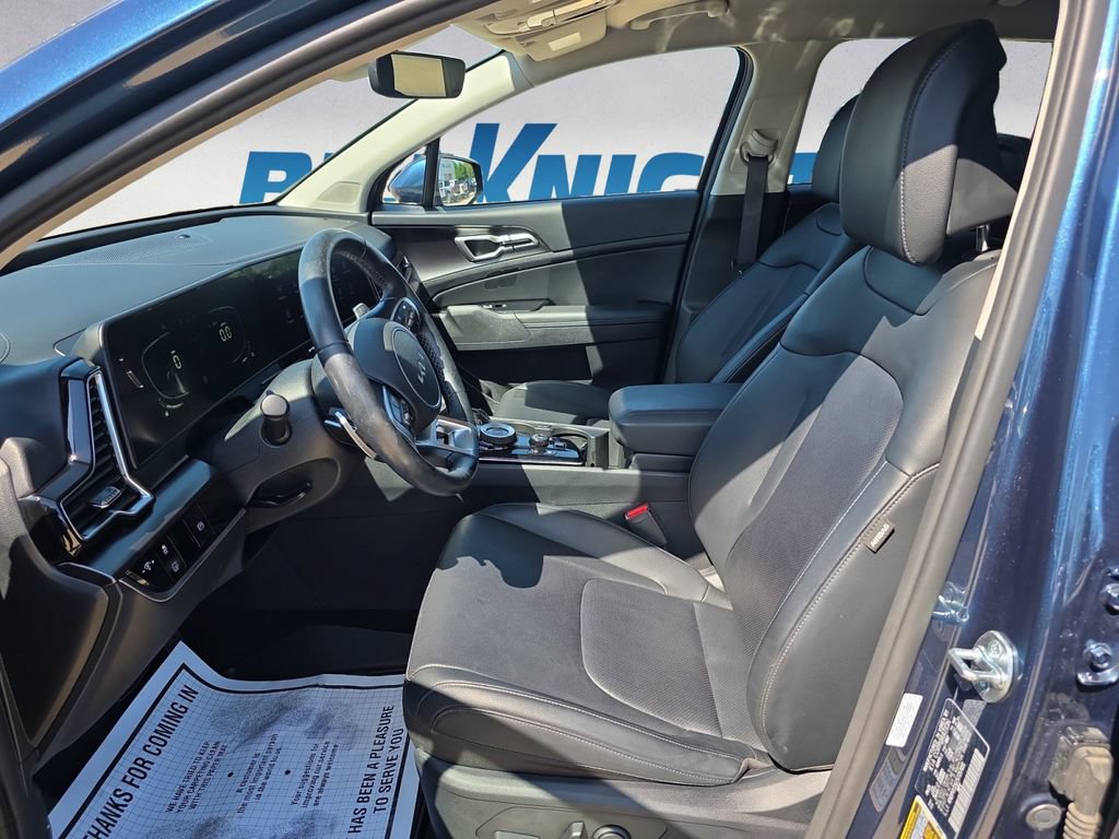 Used 2025 Kia Sportage EX AWD/4WD image 9