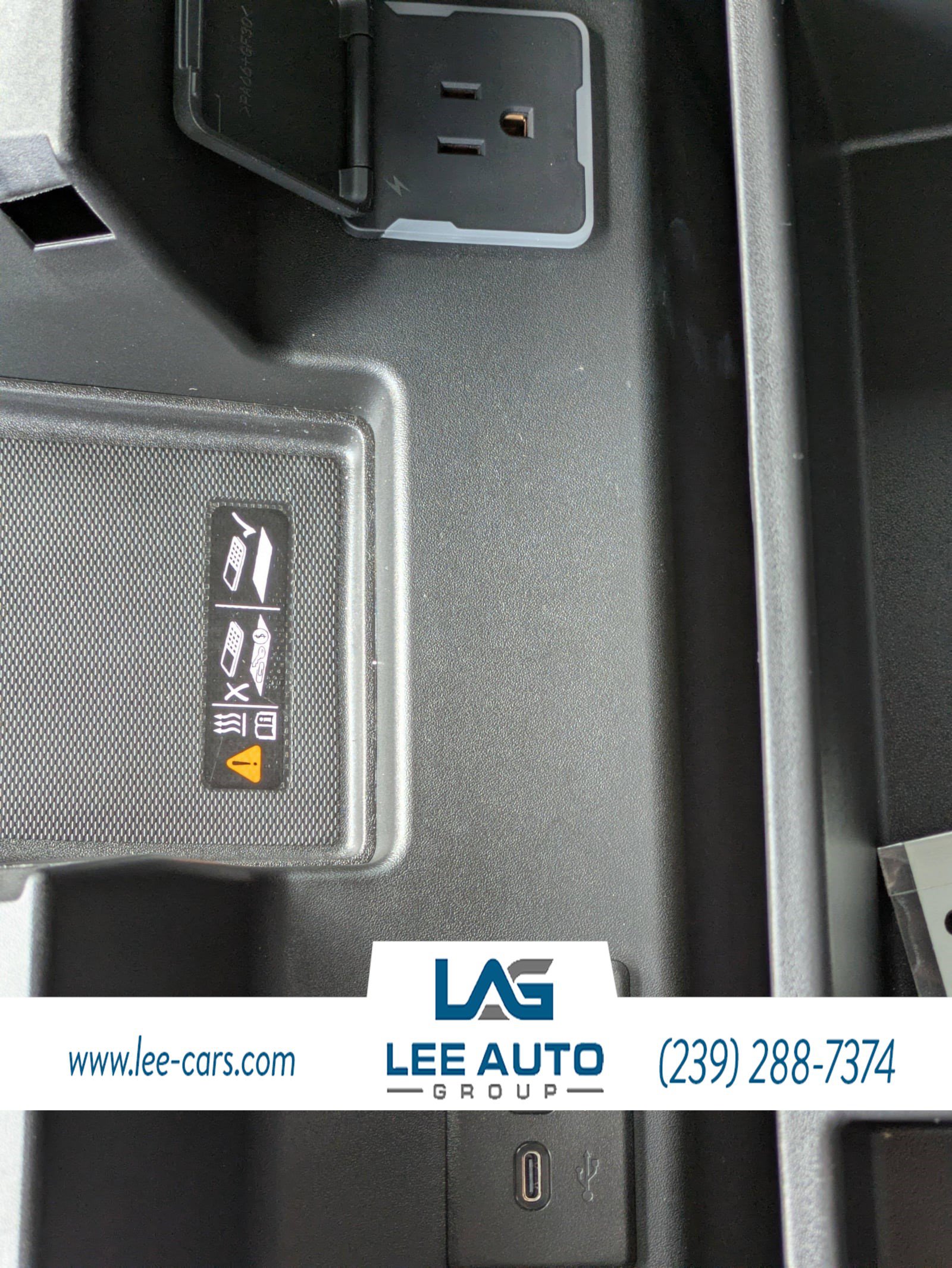 Used 2025 Chevrolet Silverado 1500 LTZ AWD/4WD image 27