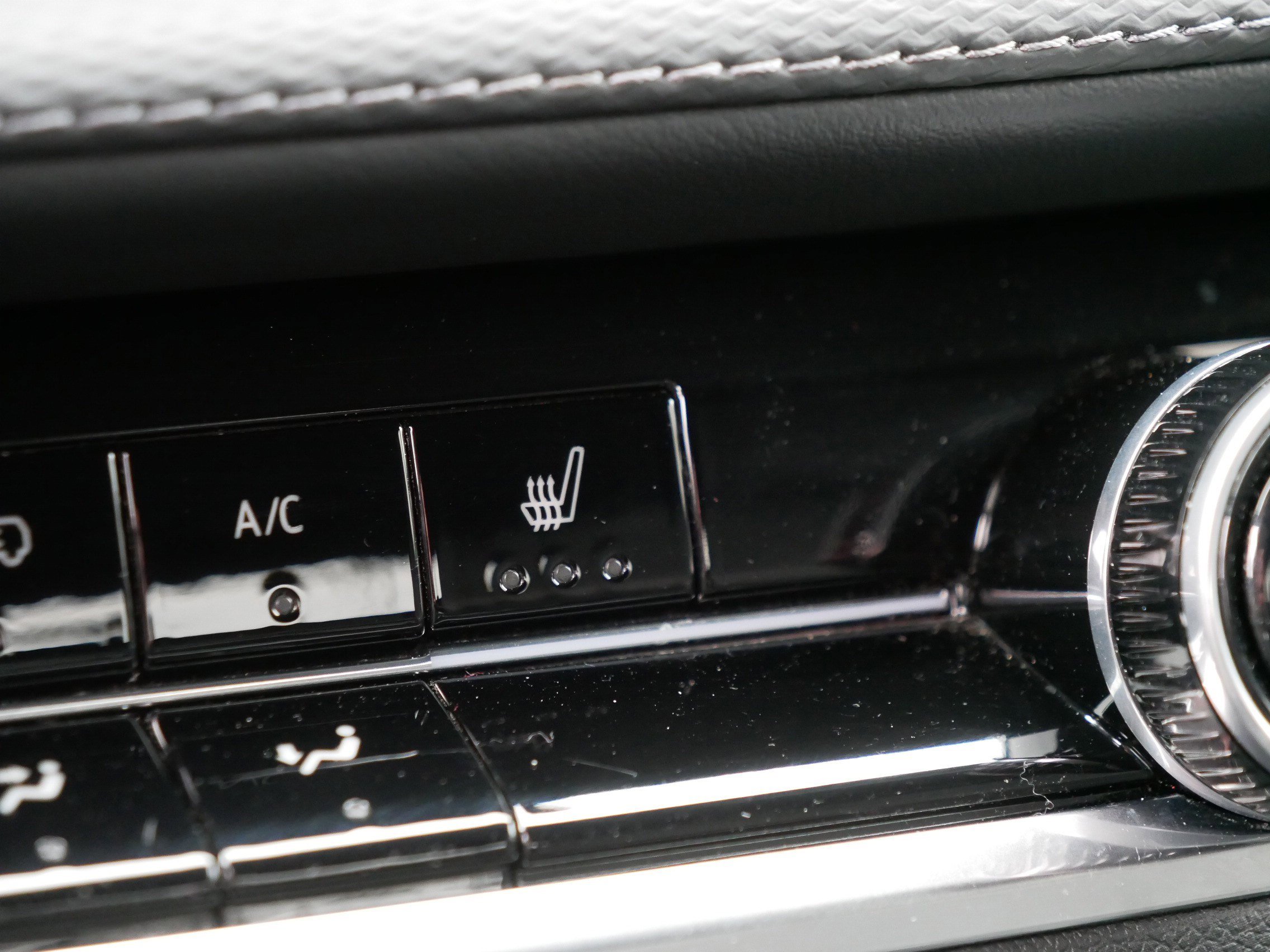 Used 2025 Chevrolet Equinox LT image 32