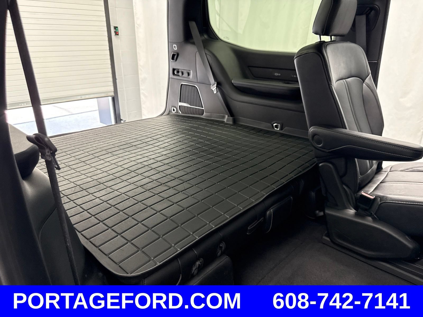 Used 2024 Jeep Wagoneer Series II w/ Convenience Group I AWD/4WD image 46