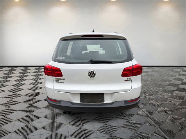 Used 2017 Volkswagen Tiguan S image 5