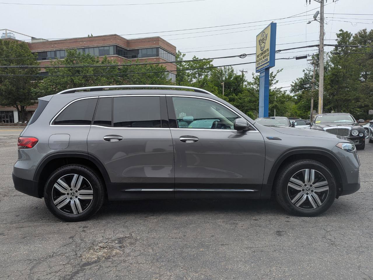 Used 2022 Mercedes-Benz EQB 300 4MATIC image 6