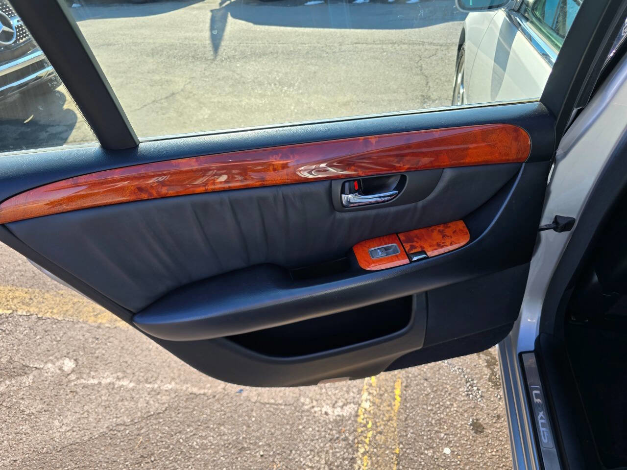 Used 2005 Lexus LS 430 image 22