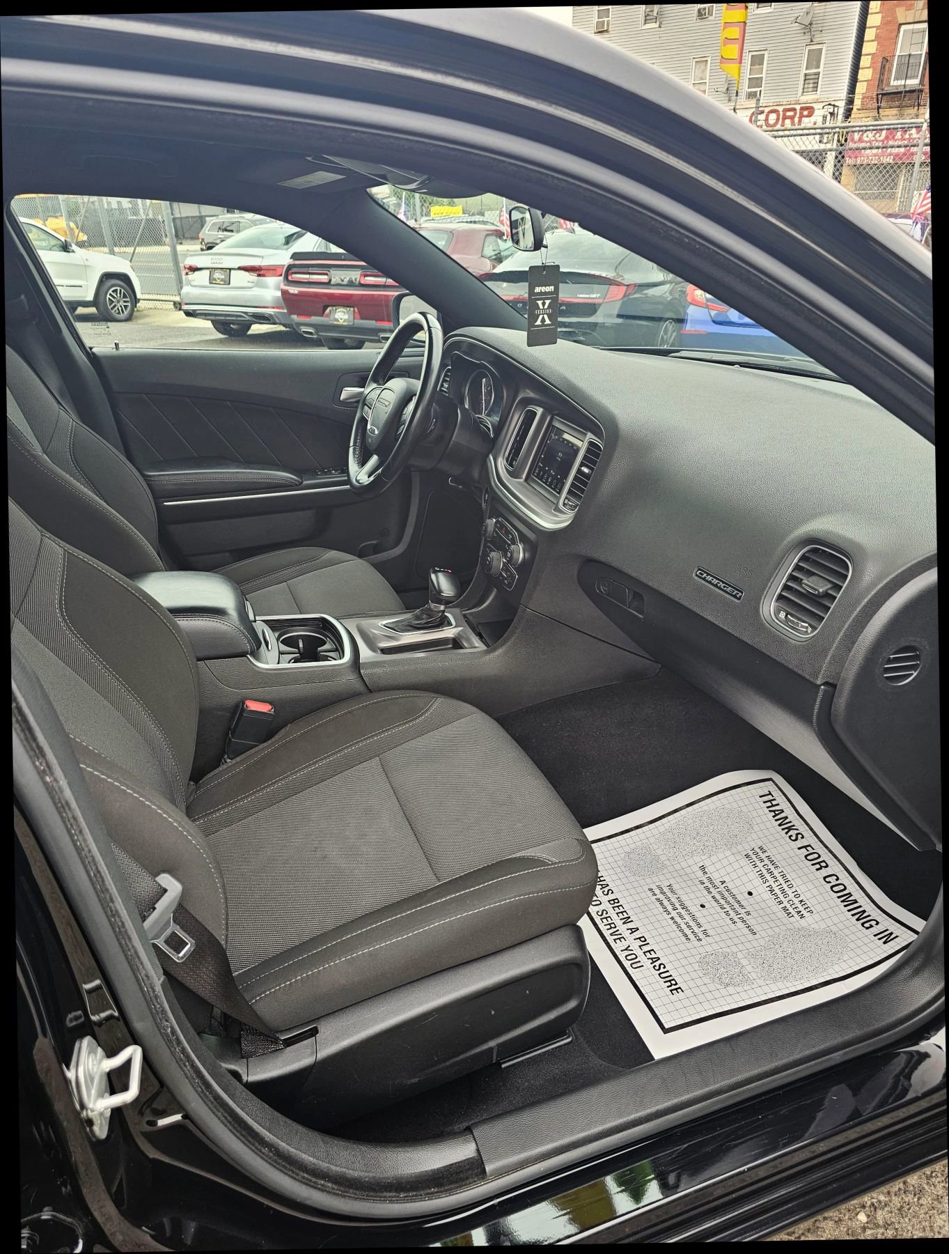 Used 2022 Dodge Charger SXT image 9