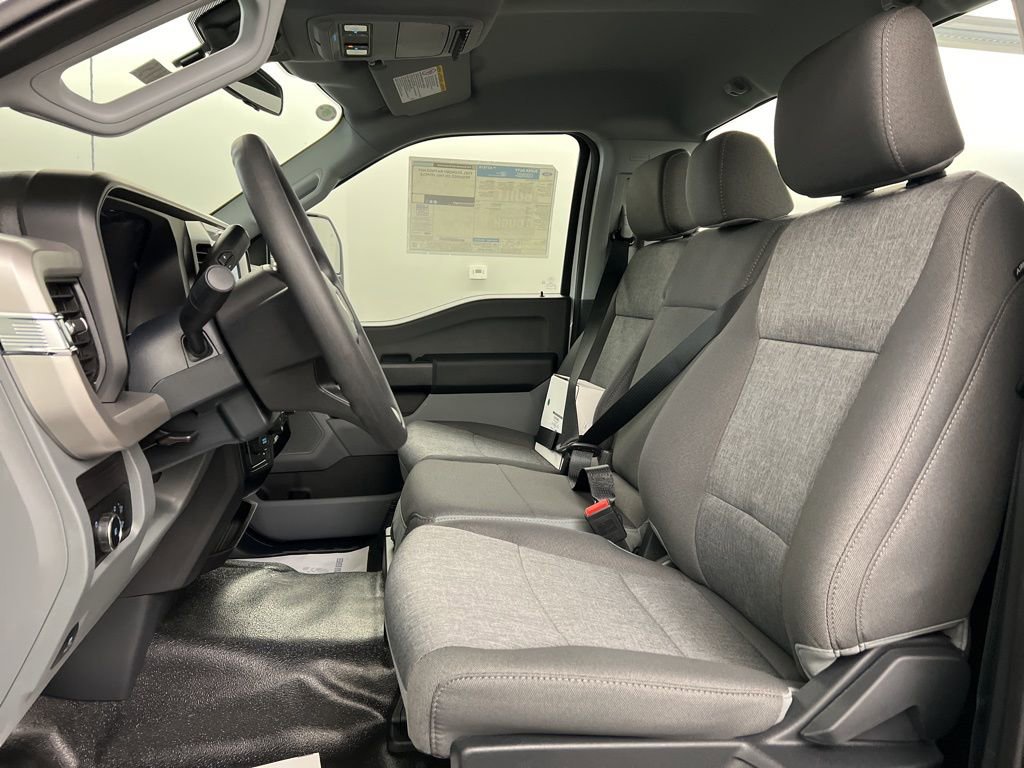 New 2025 Ford F550 4x4 Regular Cab Super Duty image 23