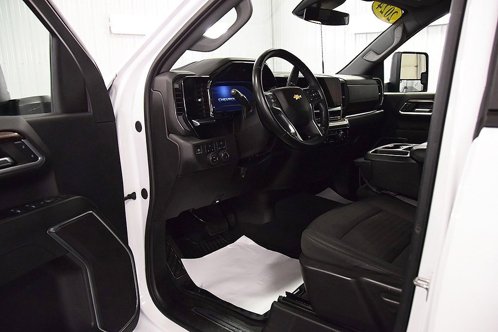 Used 2024 Chevrolet Silverado 2500 LT image 16
