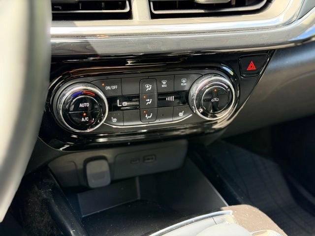 Used 2025 Chevrolet Trax ACTIV w/ Driver Confidence Package FWD image 16