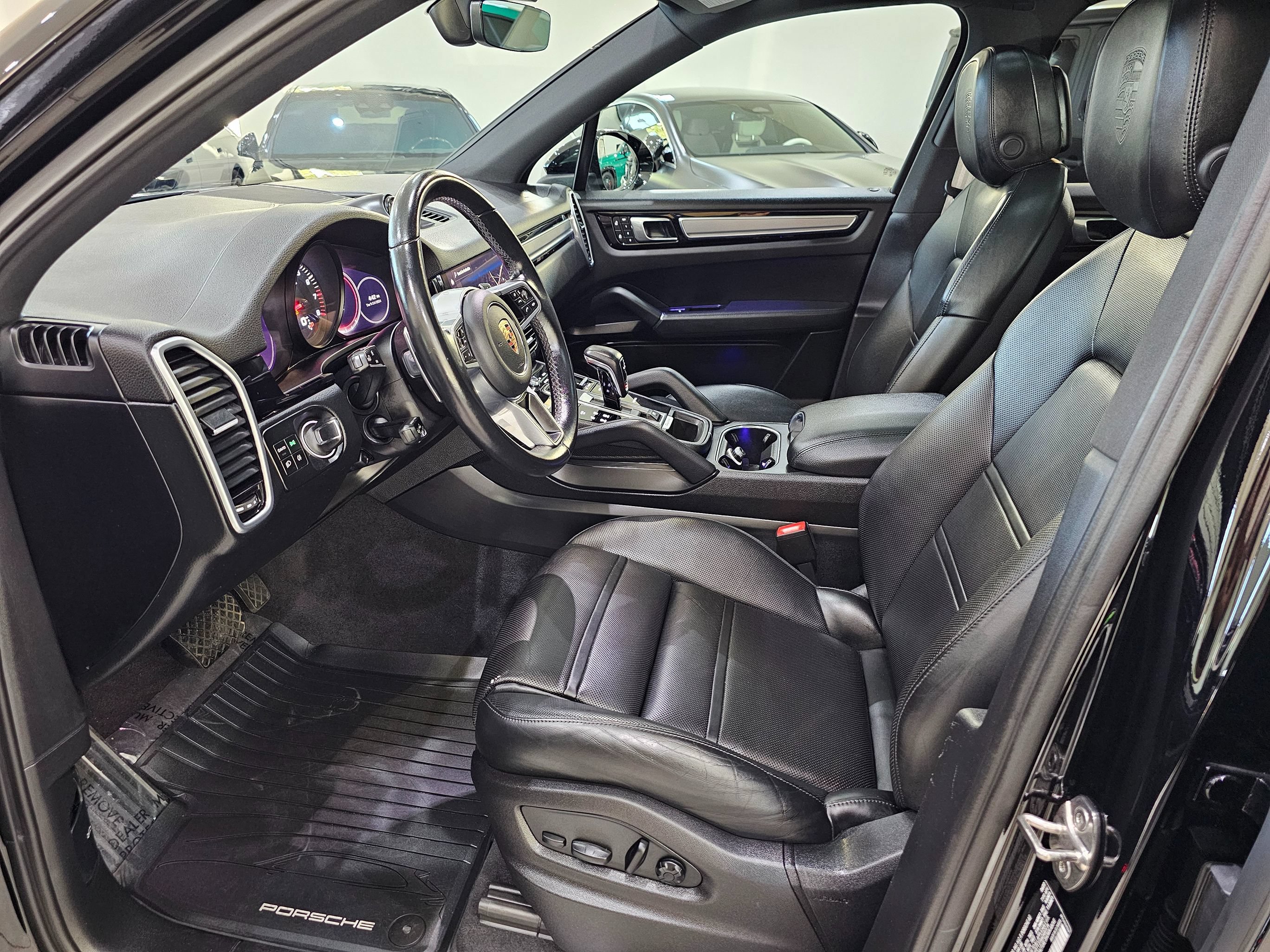 Used 2023 Porsche Cayenne Platinum Edition AWD/4WD image 18