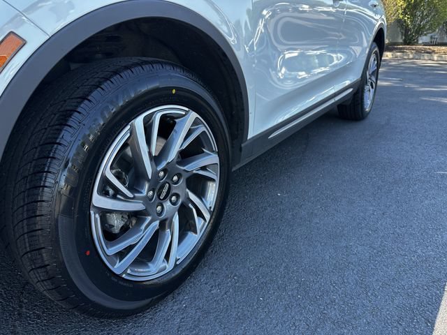 Certified 2023 Lincoln Corsair AWD w/ Equipment Group 101A image 12