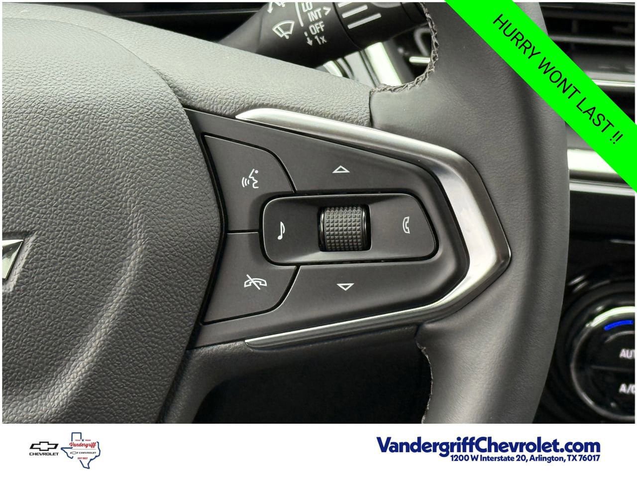 New 2026 Chevrolet Trax ACTIV w/ Sunroof Package FWD image 14