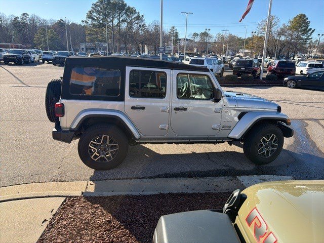Used 2024 Jeep Wrangler Sahara w/ Safety Group image 7