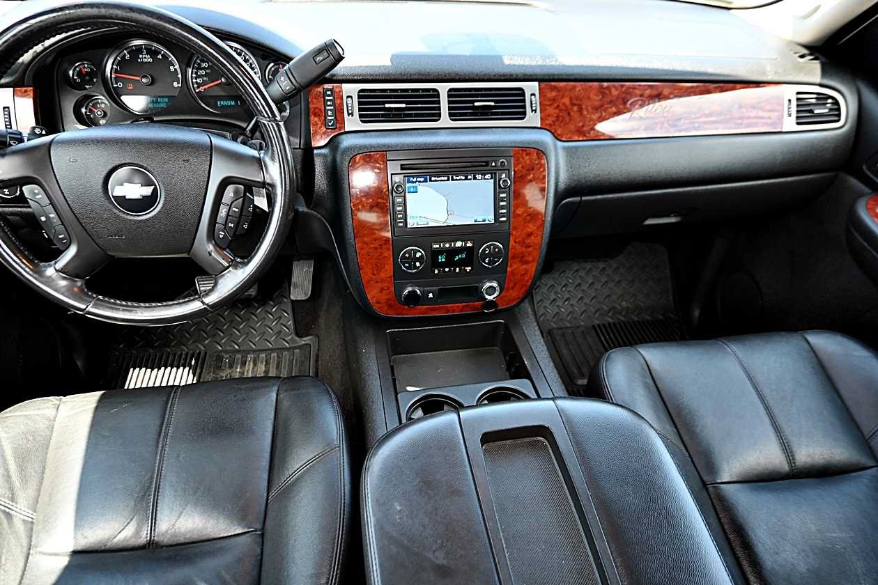 Used 2009 Chevrolet Silverado 2500 LTZ AWD/4WD image 16