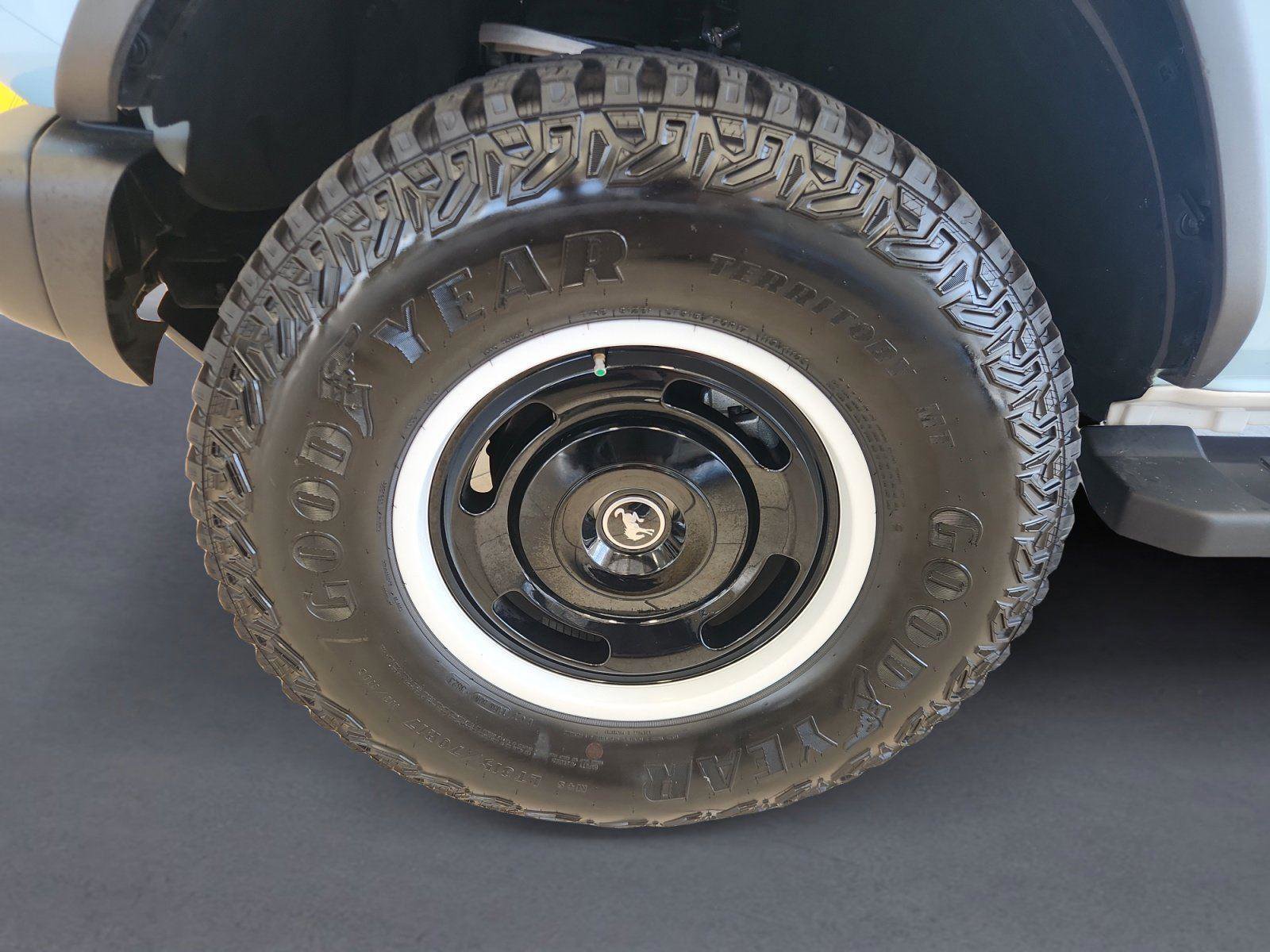 Certified 2023 Ford Bronco Heritage Edition AWD/4WD image 9