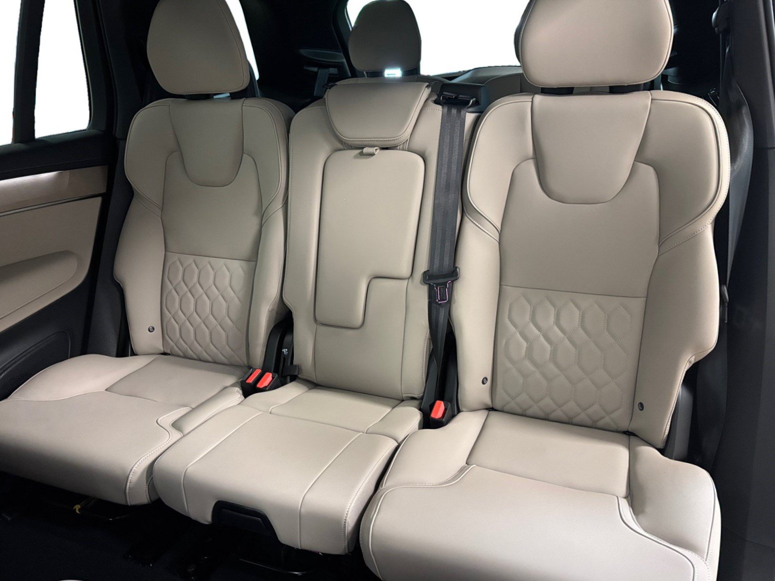 New 2026 Volvo XC90 B6 Plus w/ Protection Package AWD/4WD image 42