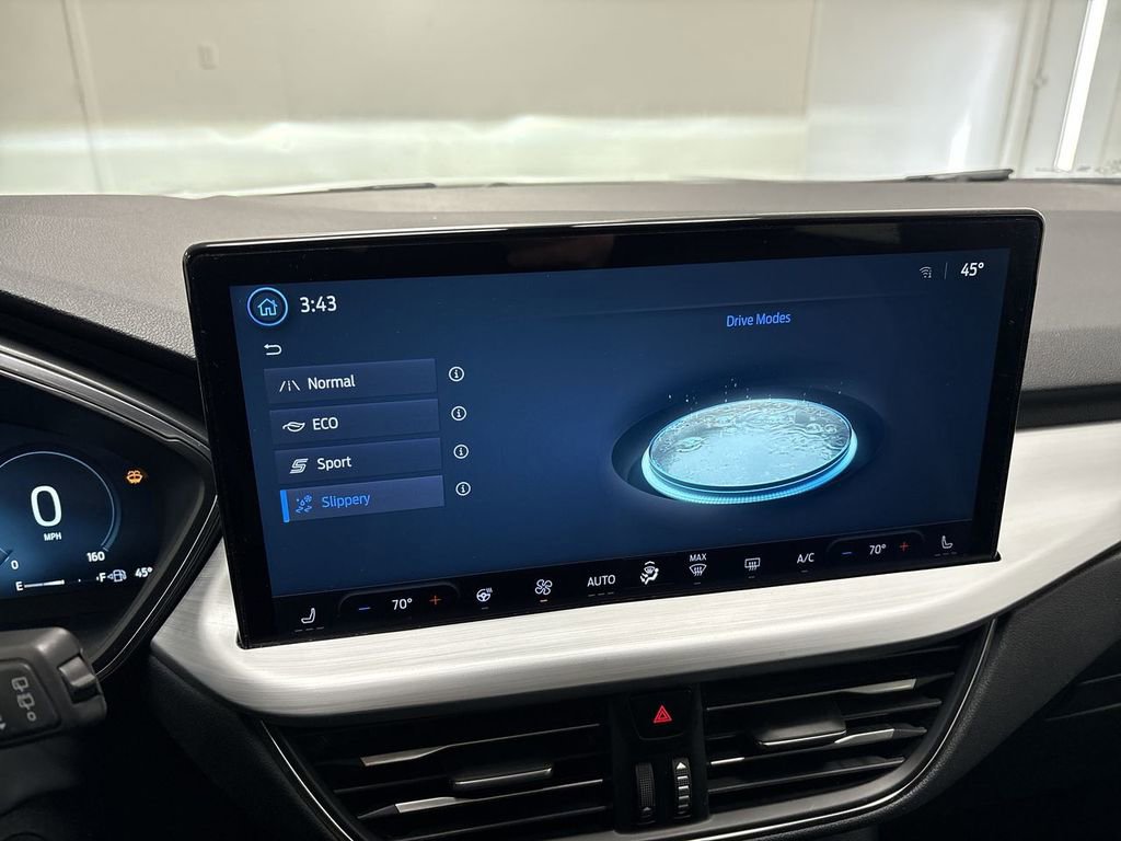 Used 2024 Ford Escape Platinum image 44