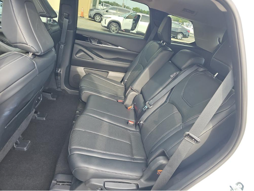Used 2023 INFINITI QX60 Pure FWD image 16