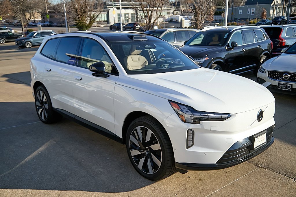 New 2025 Volvo EX90 Ultra image 4