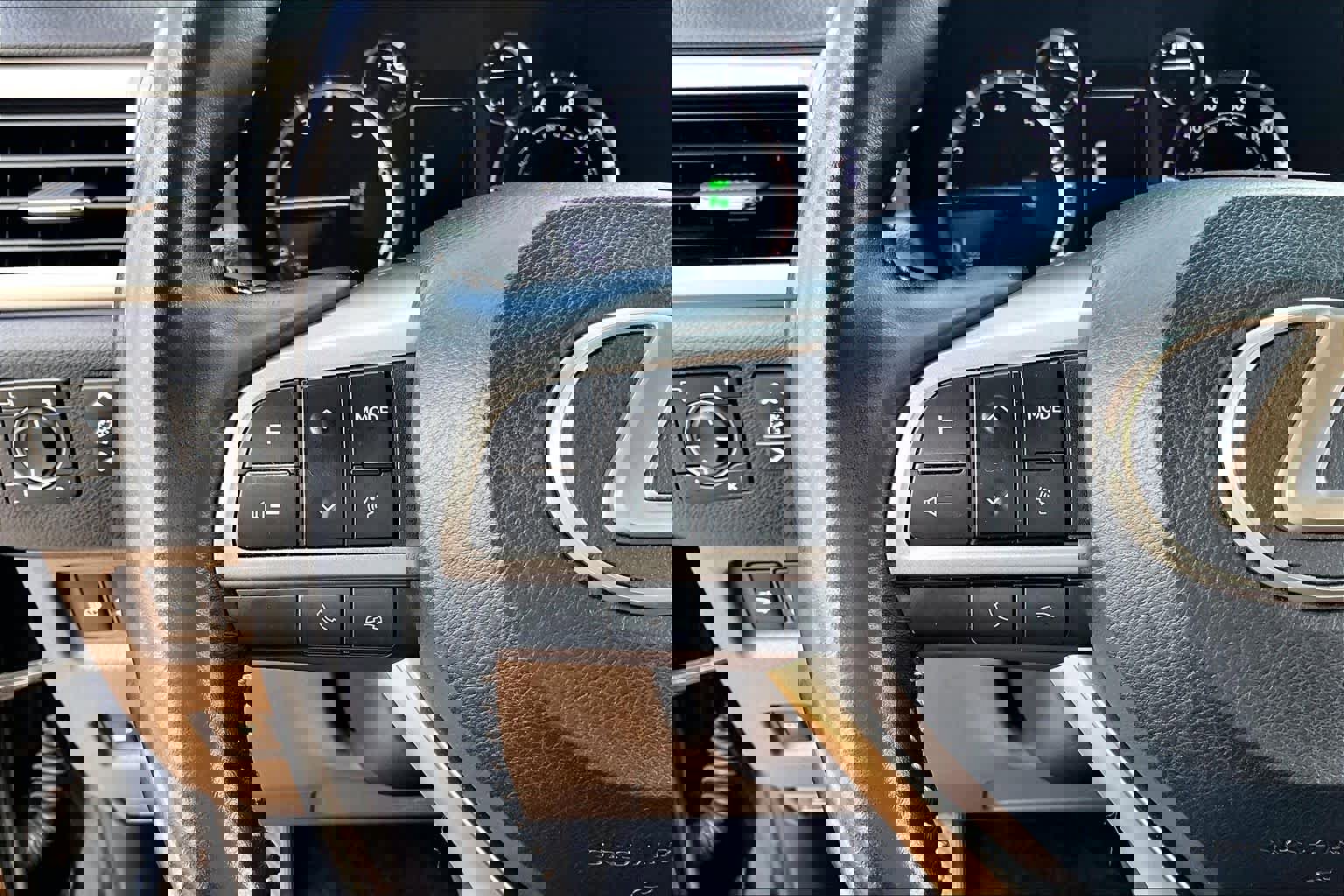 Used 2021 Lexus GX 460 Luxury w/ Sport Design Package image 21