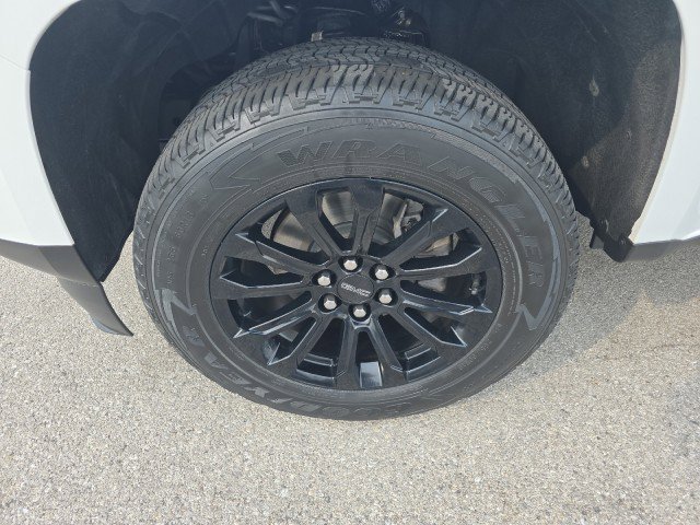 Used 2022 GMC Canyon Elevation Standard image 10