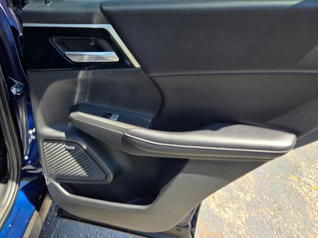 New 2026 Mitsubishi Outlander SE AWD/4WD image 8