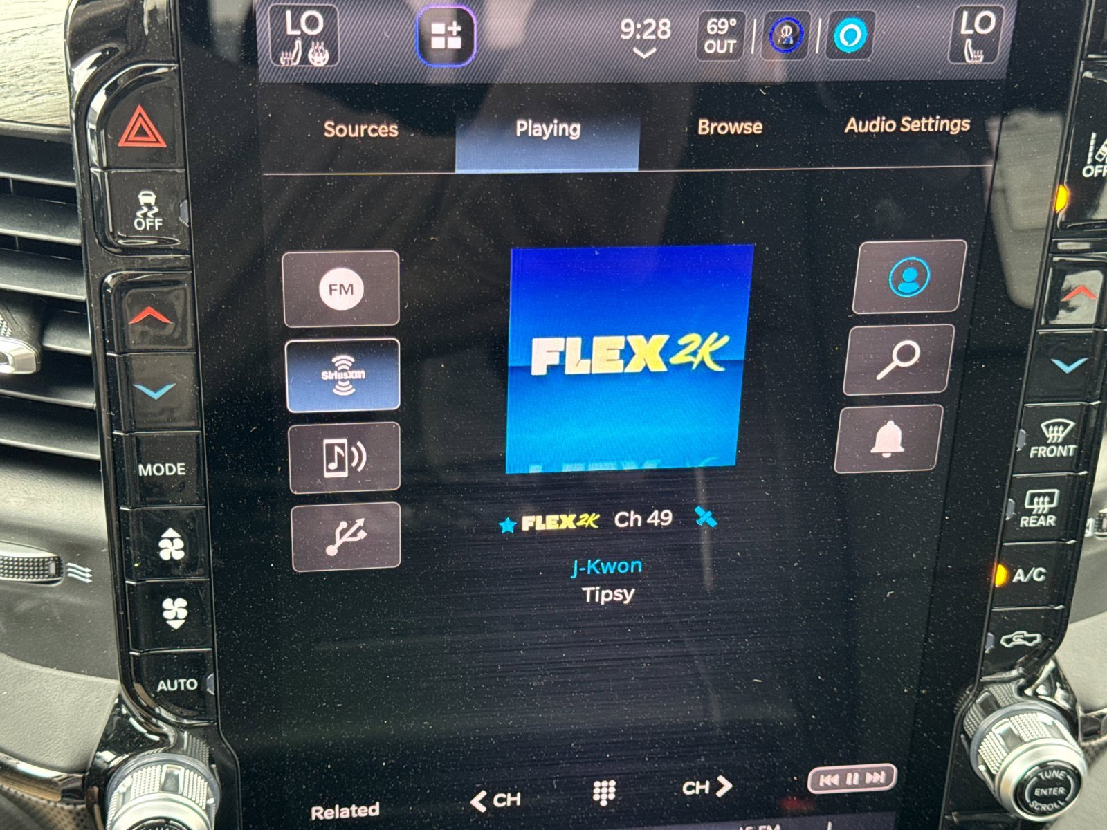 New 2025 RAM 3500 Limited image 17