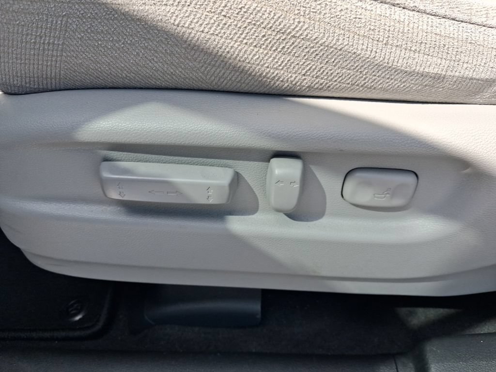 Used 2017 Honda Pilot EX image 19