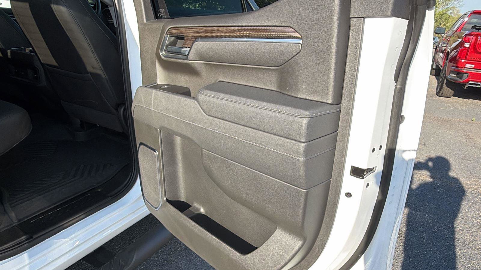 Certified 2025 Chevrolet Silverado 1500 LT Trail Boss w/ Convenience Package II AWD/4WD image 17