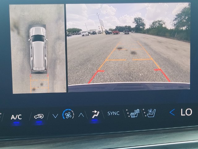 Used 2025 Chevrolet Suburban Premier w/ Sun And Tow Package AWD/4WD image 16