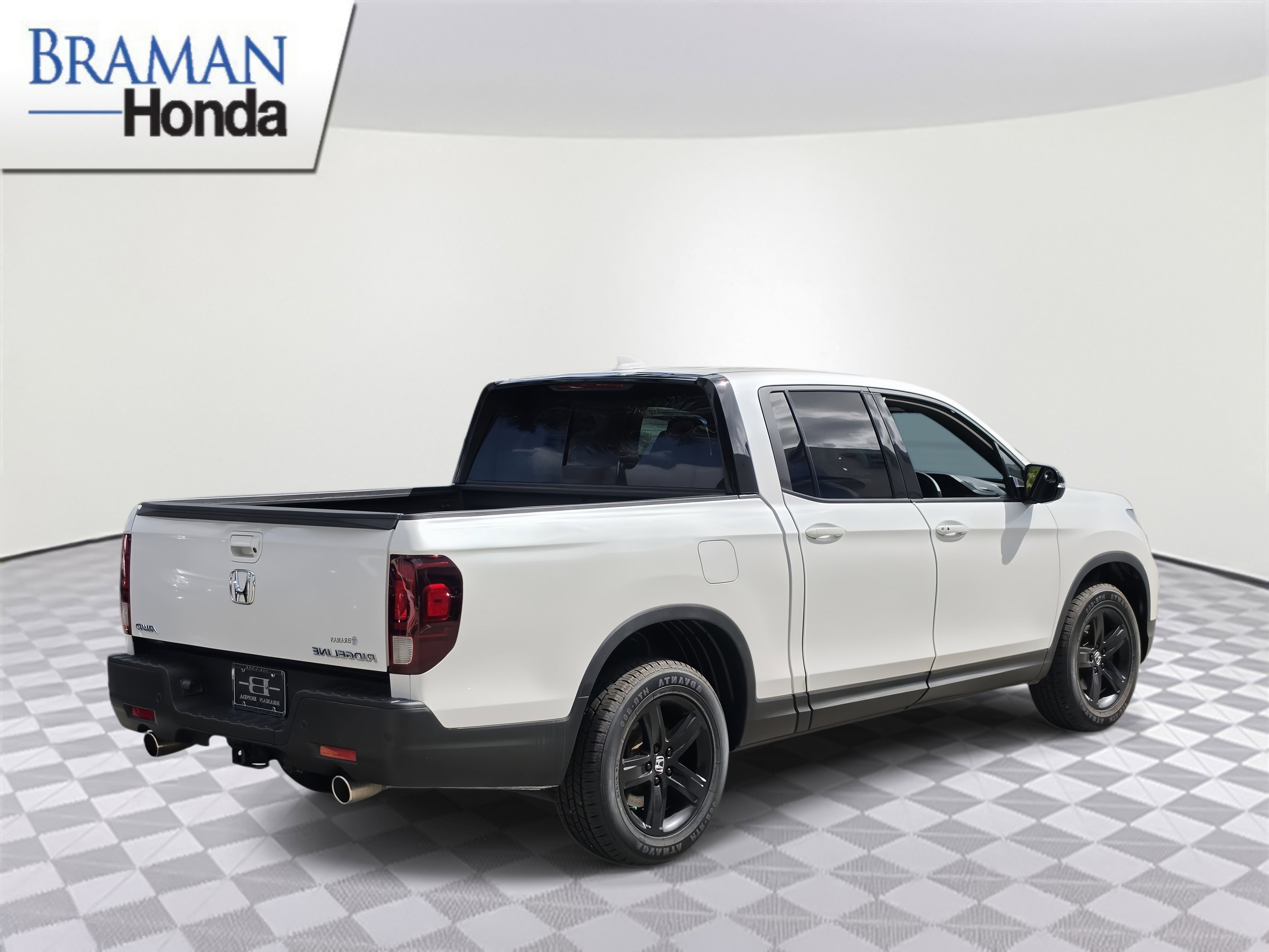 Certified 2023 Honda Ridgeline Black Edition image 4