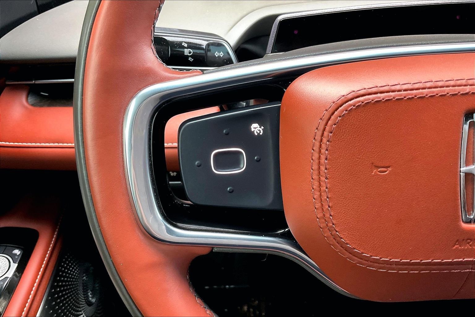 Used 2024 Lincoln Nautilus Black Label w/ Jet Appearance Package (87T) image 10