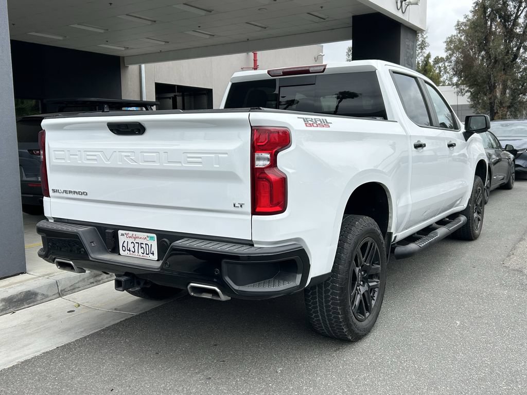Used 2025 Chevrolet Silverado 1500 LT Trail Boss w/ Convenience Package II AWD/4WD image 4