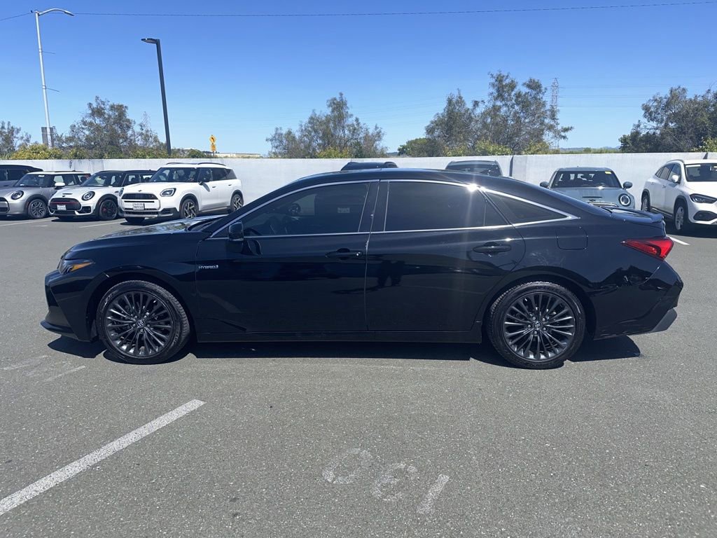 Used 2019 Toyota Avalon XSE w/ All Weather Liner Package image 2