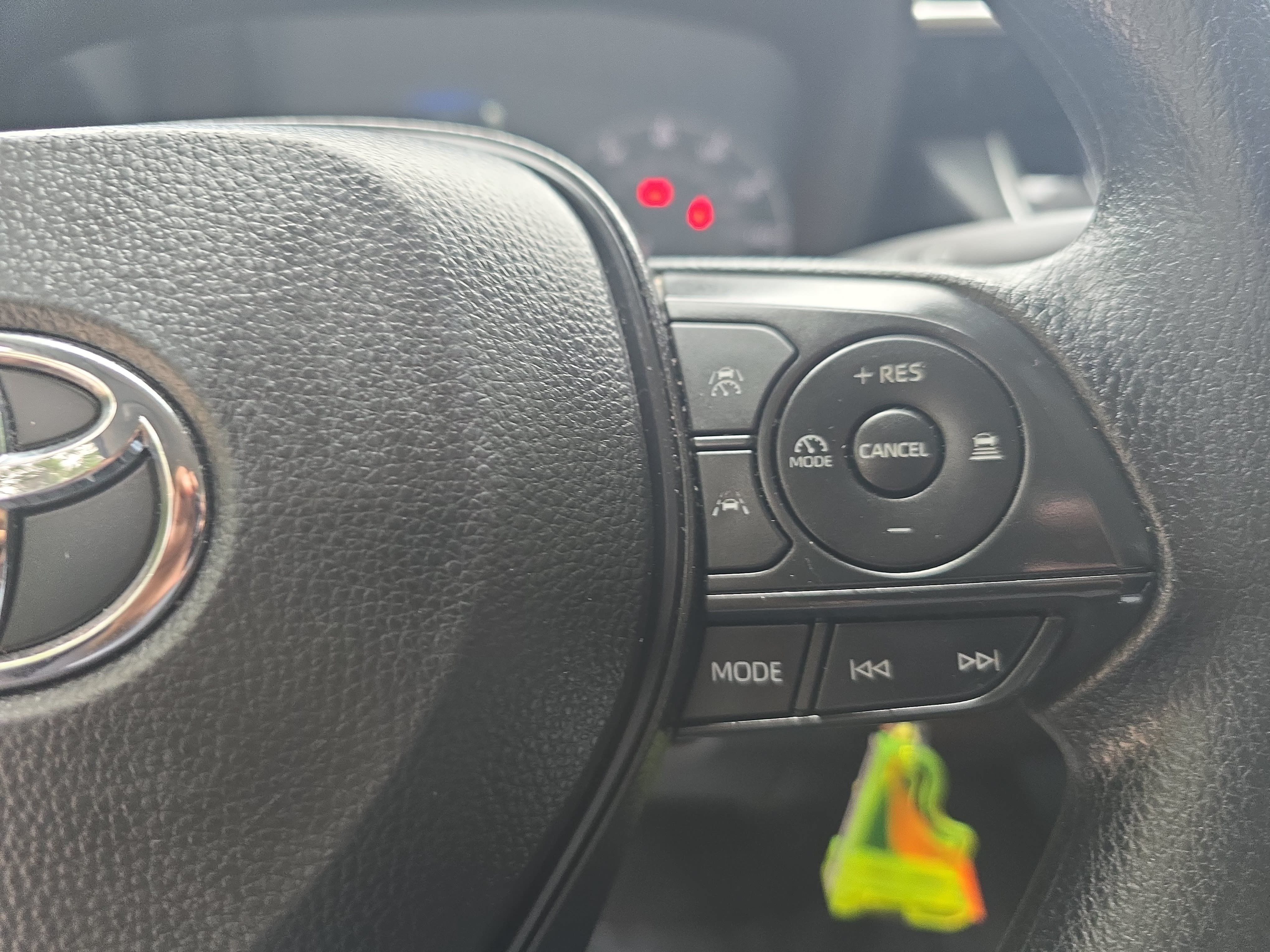 Used 2025 Toyota Corolla LE FWD image 17