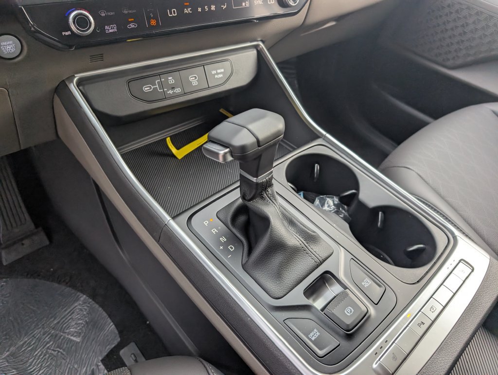 New 2026 Kia Carnival FWD image 18